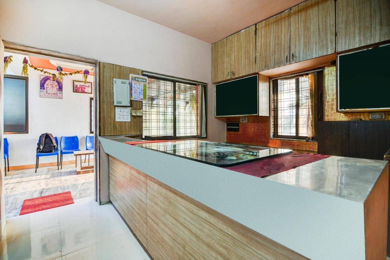 Oyo 65247 Hotel Akshay Garden Ширди Екстериор снимка