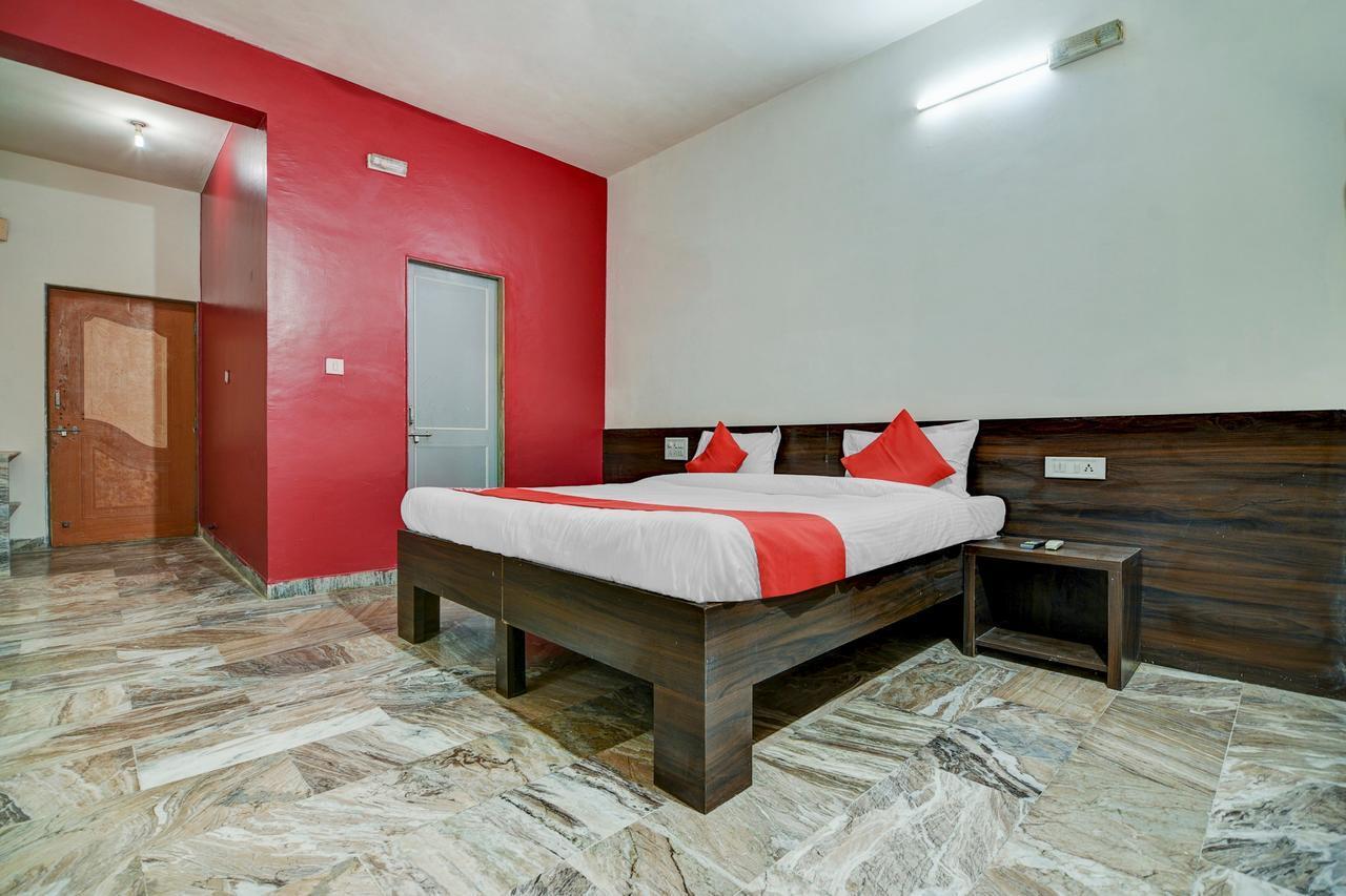 Oyo 65247 Hotel Akshay Garden Ширди Екстериор снимка